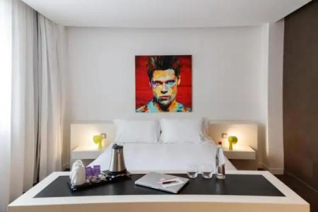 de Bourgtheroulde, Autograph Collection - 18