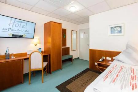 am Düsseldorfer Platz - 13