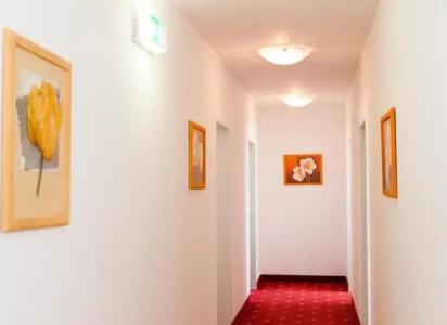 am Düsseldorfer Platz - 16