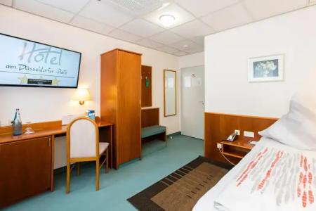 am Düsseldorfer Platz - 4