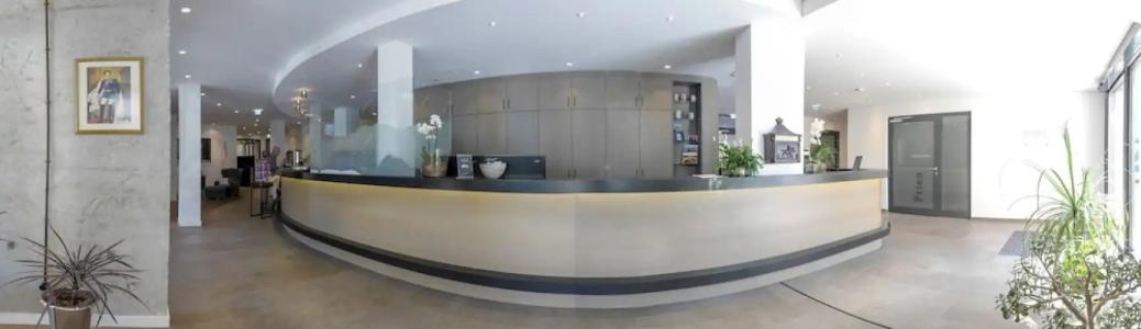 Bayerischer Hof - 10