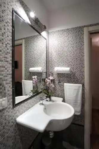Elegant Rooms Roma - Guest House - 14