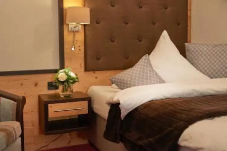 & Restaurant Wittelsbacher Hof - 58