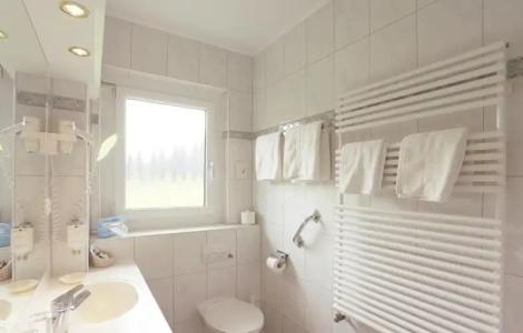 & Restaurant Wittelsbacher Hof - 74