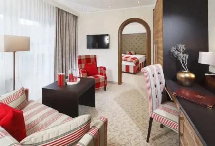 & Restaurant Wittelsbacher Hof - 4