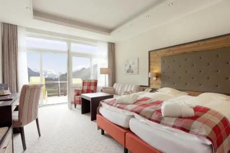 & Restaurant Wittelsbacher Hof - 76