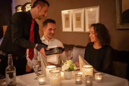 & Restaurant Wittelsbacher Hof - 16