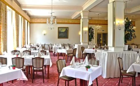 & Restaurant Wittelsbacher Hof - 49