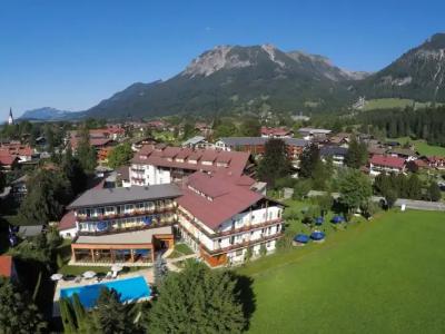 & Restaurant Wittelsbacher Hof - 12