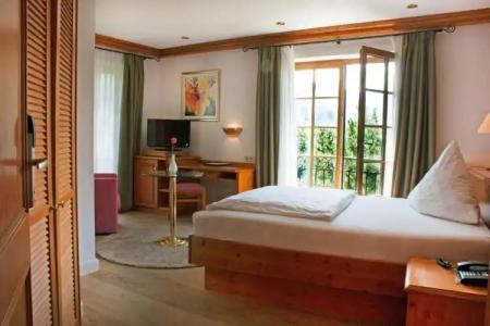 Bayerischer Hof - 65