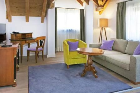 Bayerischer Hof - 150