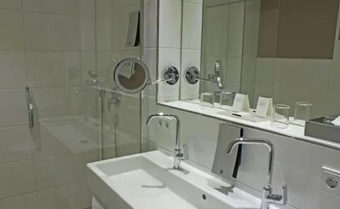 Bayerischer Hof - 160