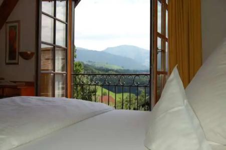 Bayerischer Hof - 106