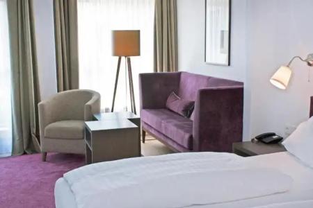 Bayerischer Hof - 81