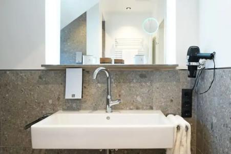 Bayerischer Hof - 113