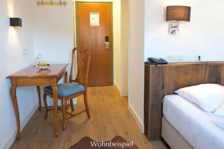 Bayerischer Hof - 22