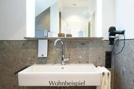 Bayerischer Hof - 124