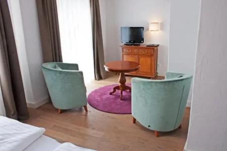 Bayerischer Hof - 54