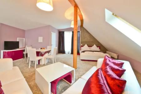 Empress Boutique - 3