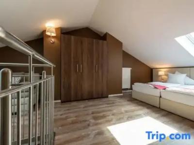 Empress Boutique - 20