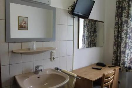 Pension Locarno - 11