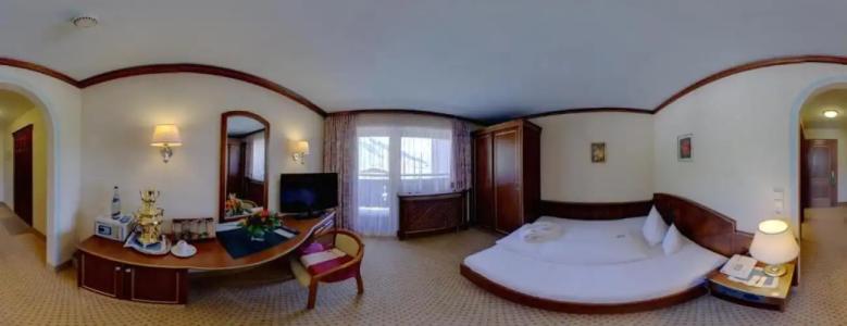 VALARA Alpine Art - 35