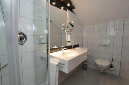 Villa Waldperlach by Blattl - 7