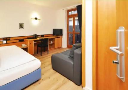 Villa Waldperlach by Blattl - 26