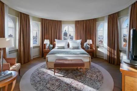 Mandarin Oriental, - 42