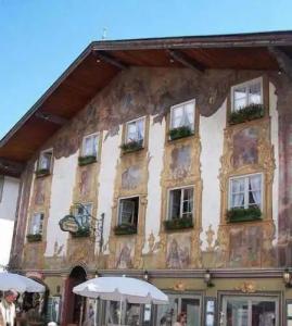 Alpenrose Traditionsgasthof Mittenwald - 15