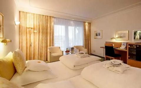 Bayerischer Hof - 26