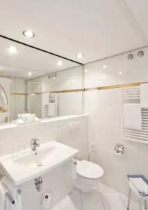 Bayerischer Hof - 50