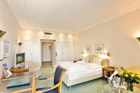 Bayerischer Hof - 40