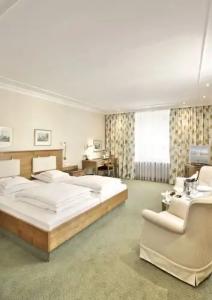 Bayerischer Hof - 42