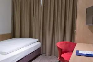 Astor & Aparthotel, Koln