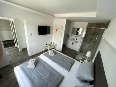 Leitner's Garni - 20