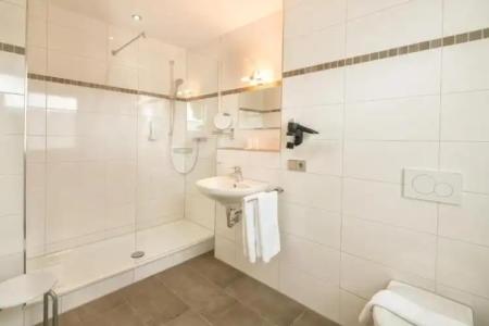 Leitner's Garni - 23