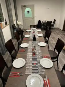 Leitner's Garni - 17