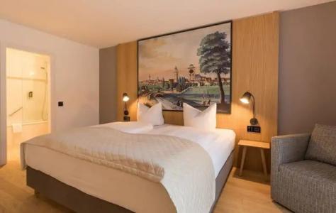 Bayerischer Hof - 56