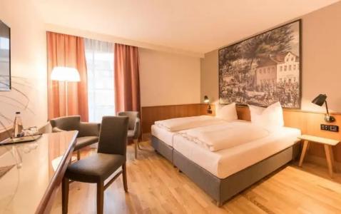 Bayerischer Hof - 51