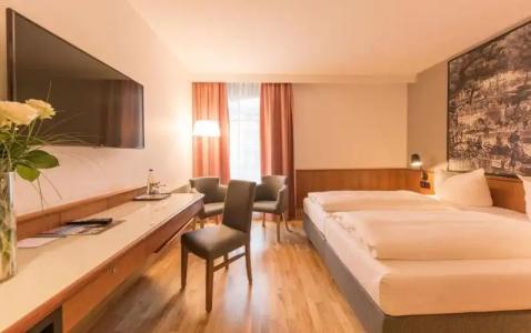 Bayerischer Hof - 50