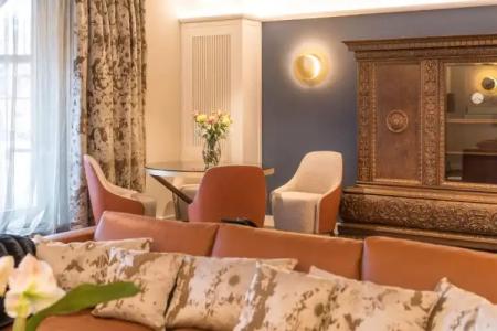 Bayerischer Hof - 76