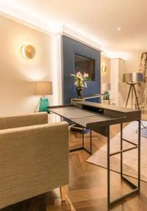 Bayerischer Hof - 12