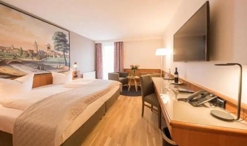 Bayerischer Hof - 42