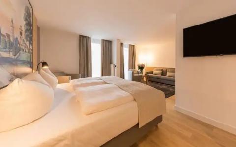 Bayerischer Hof - 59