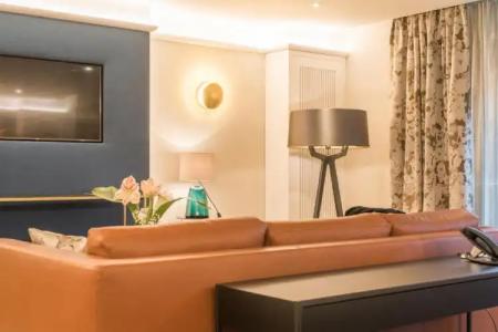 Bayerischer Hof - 77