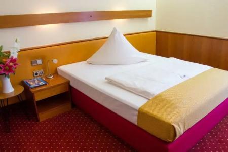 Bayerischer Hof - 23