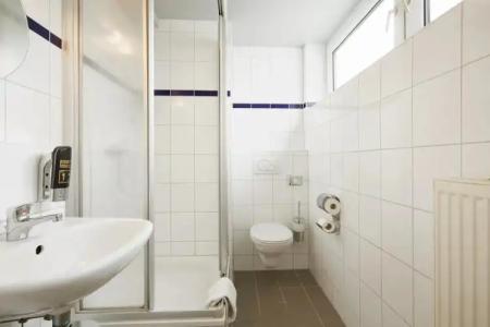 a&o Düsseldorf Hauptbahnhof - 9