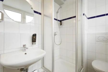 a&o Düsseldorf Hauptbahnhof - 8