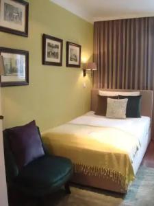 Sir & Lady Astor - 17